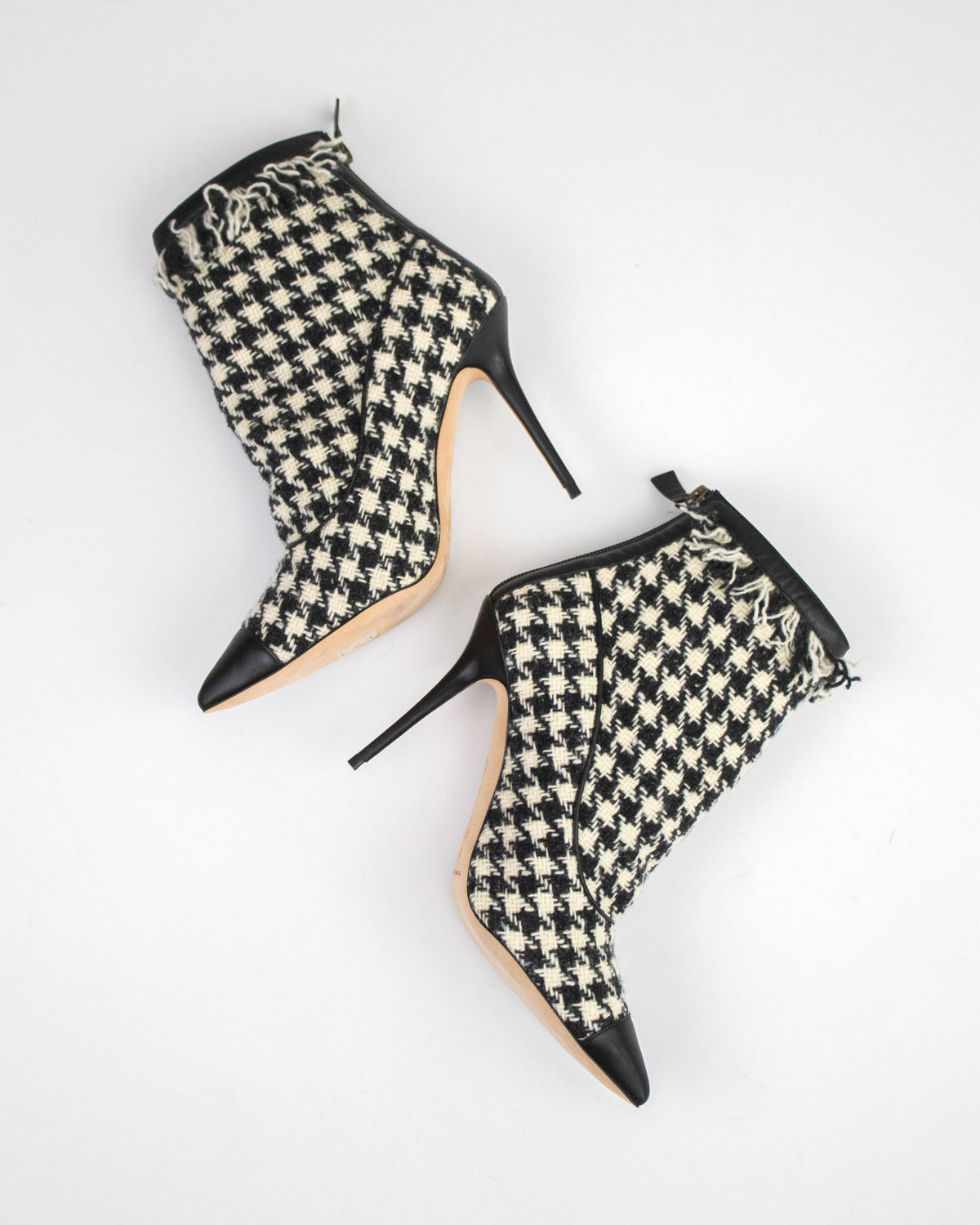 Manolo Blahnik Gagri Houndstooth Ankle Boots / 36 (US 6)