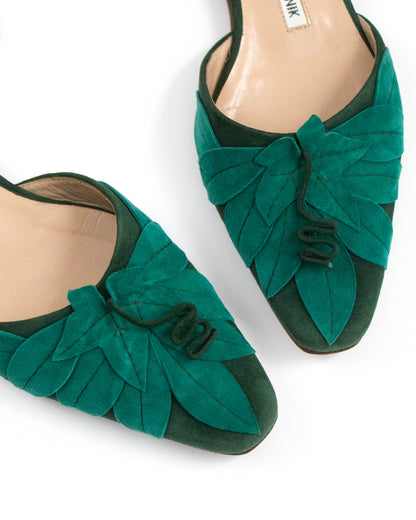 Manolo Blahnik Green Leaf Applique Lace Up Flats / 37 (US 7)