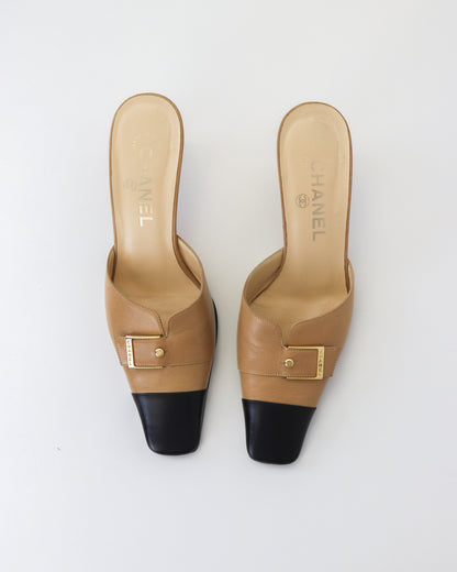 Vintage 2000s Chanel Tan Black CC Logo Kitten Heel Mules / 36 (US 6)