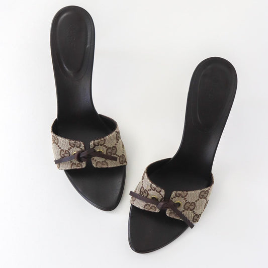 Vintage 2000s Gucci Beige Canvas GG Monogram Mules Bow Detail Heels / 39 (US 9)