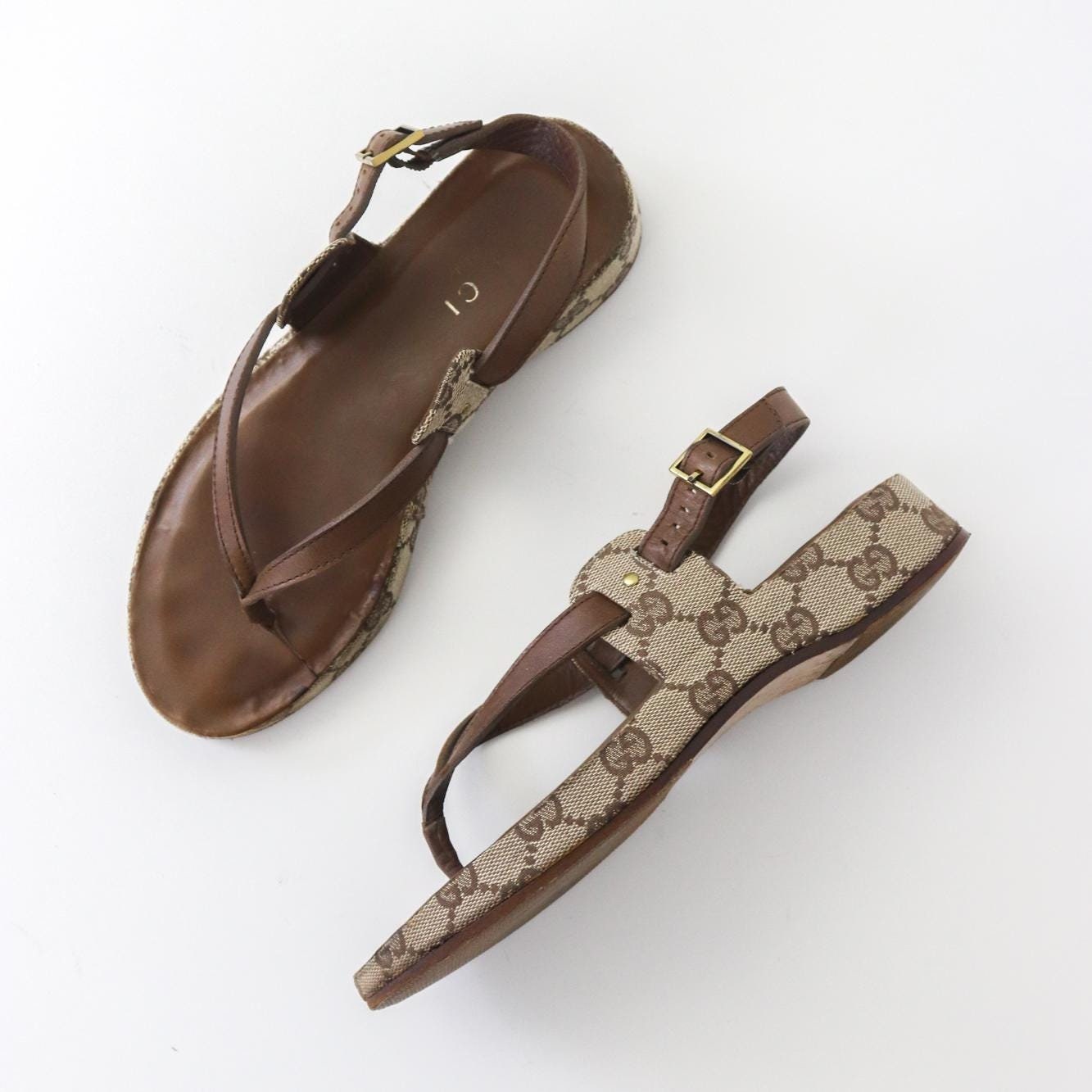 Vintage 2000s Gucci Canvas Leather Beige GG Monogram Thong Sandals / 35 (US 5)