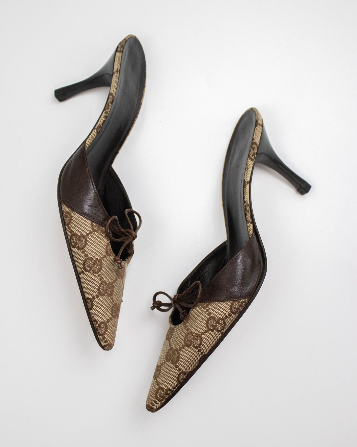 Vintage 2000s Gucci Monogram Canvas Bow Detail Mule Heels / 35.5 (US 5.5)