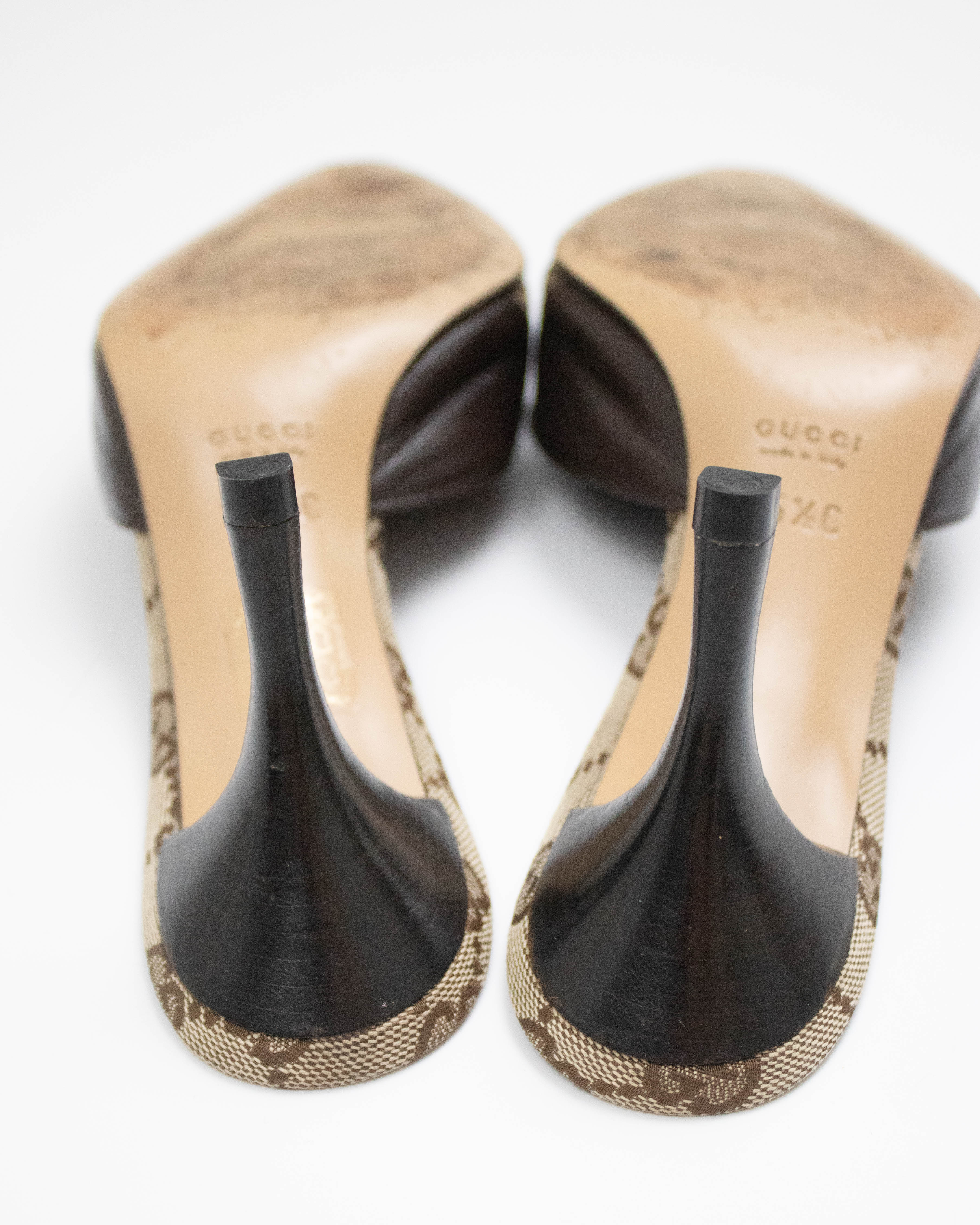 Vintage 2000s Gucci Monogram Canvas Bow Detail Mule Heels / 35.5