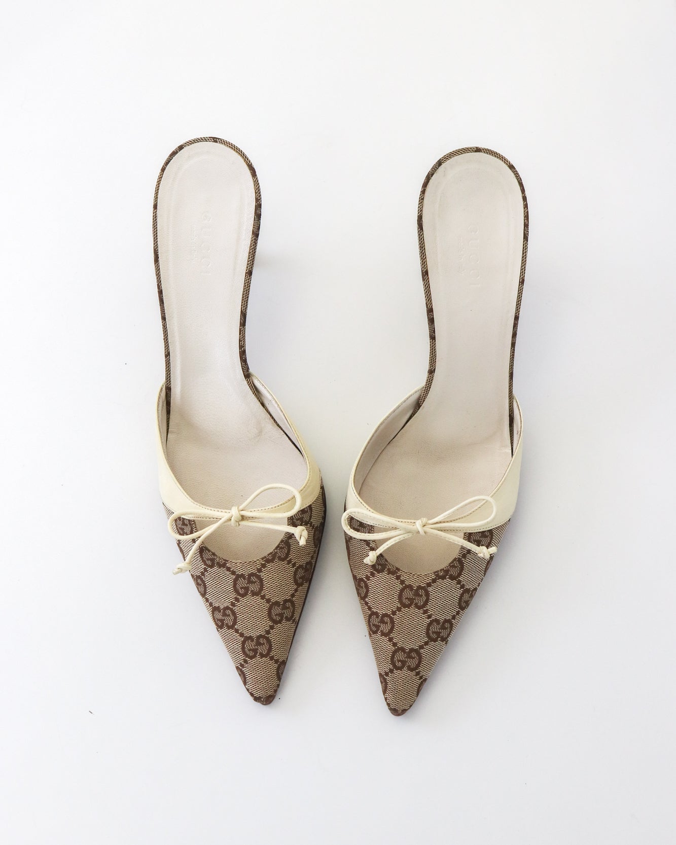 Vintage 2000s Gucci Monogram Canvas Bow Detail Mule Heels / 37.5 (US 7.5)