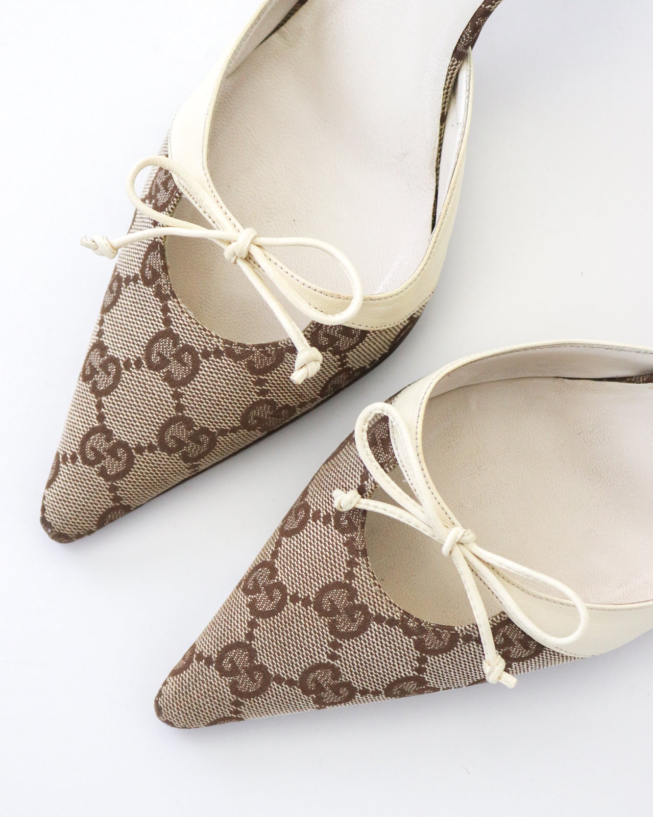 Vintage 2000s Gucci Monogram Canvas Bow Detail Mule Heels / 37.5 (US 7.5)