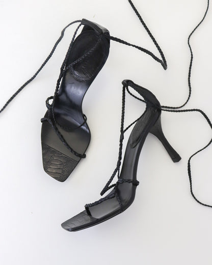 Vintage F/W 2002 Gucci by Tom Ford Black Ostrich Leather Lace Up Heels / 36 (US 6)