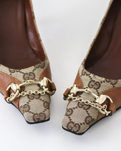 Vintage Gucci by Tom Ford Beige GG Monogram Pumps Chain Horsebit Heels / 37 (US 7)
