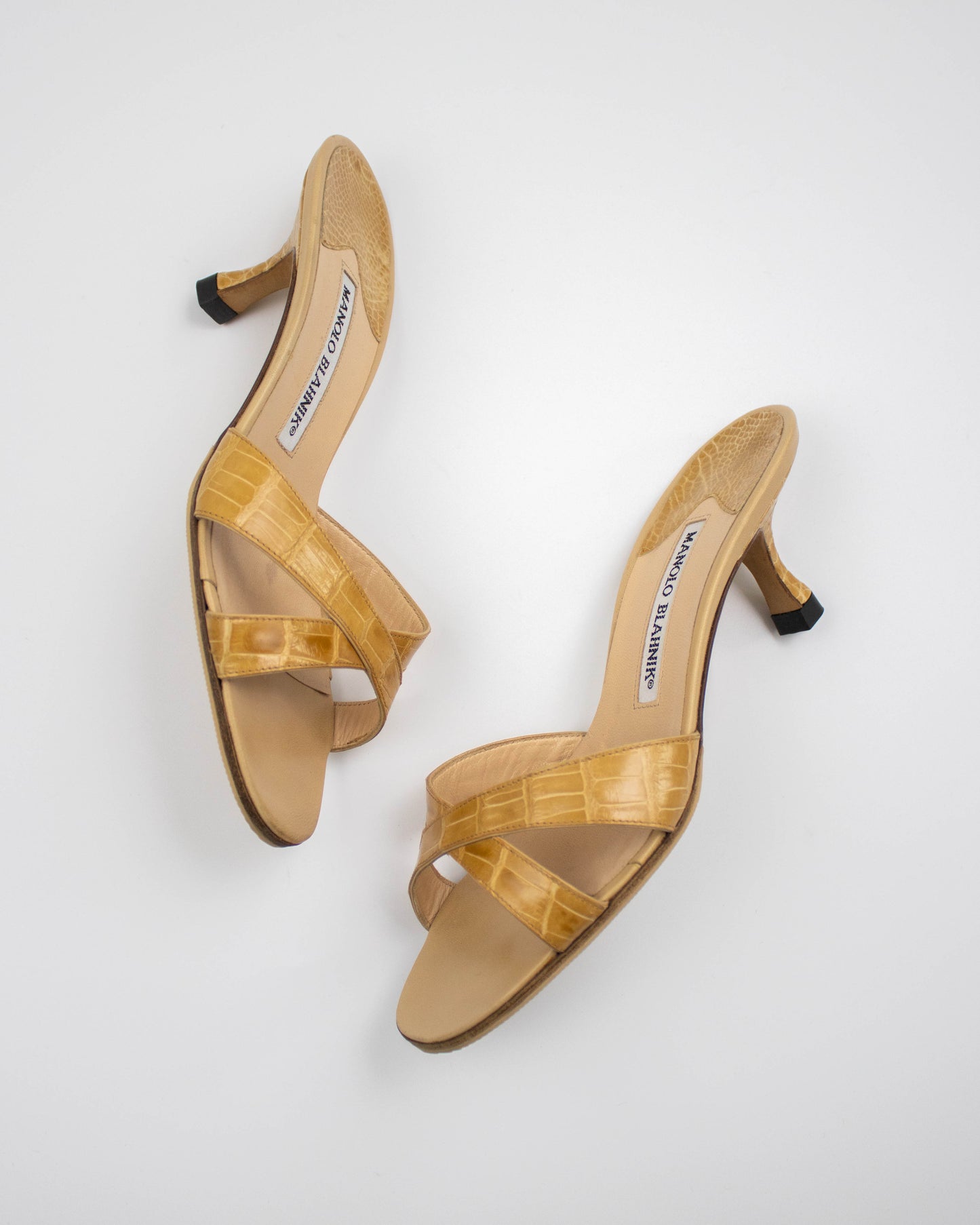 Vintage Manolo Blahnik Callamu Beige Croc Leather Kitten Heel Mules / 36 (US 6)