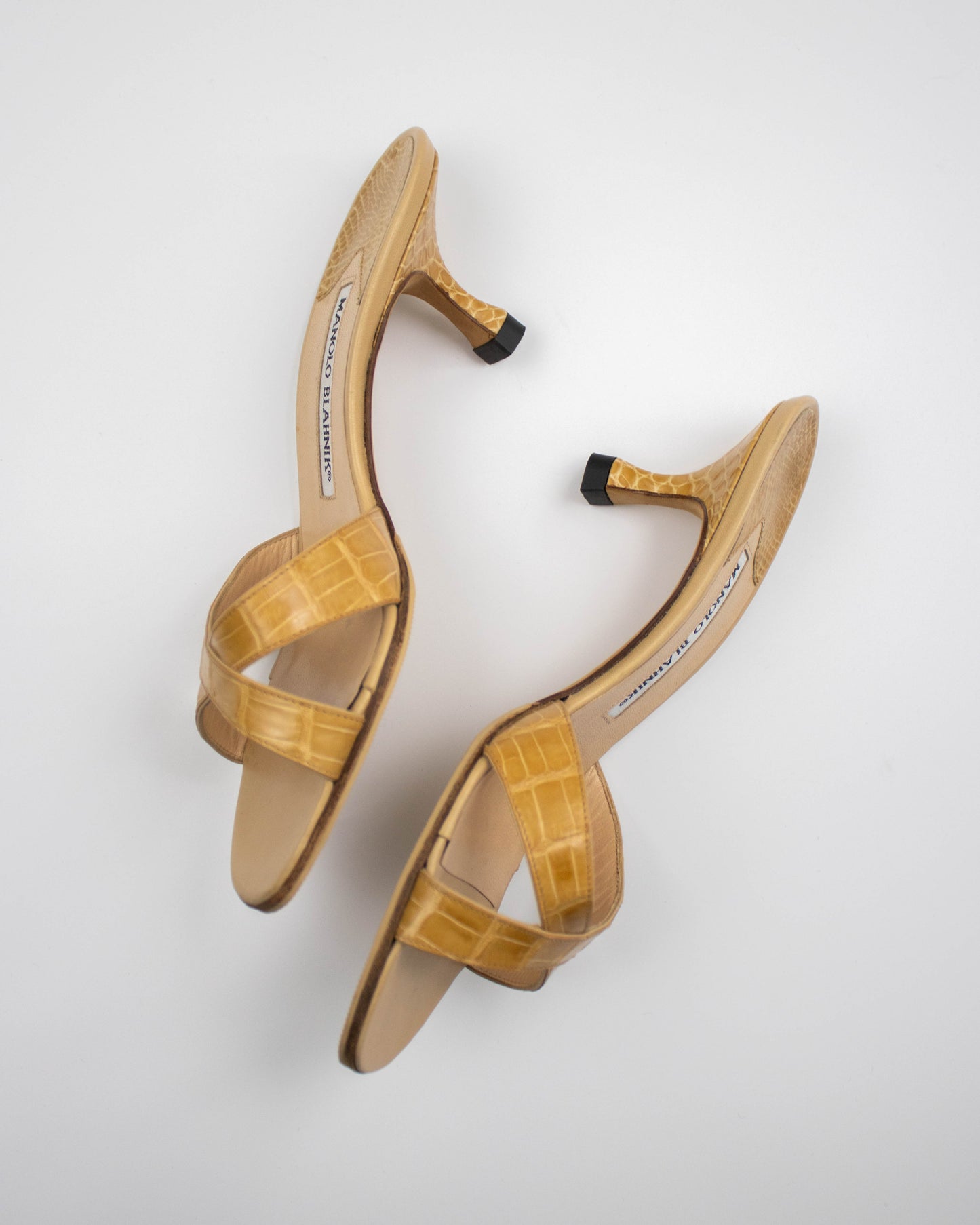 Vintage Manolo Blahnik Callamu Beige Croc Leather Kitten Heel Mules / 36 (US 6)