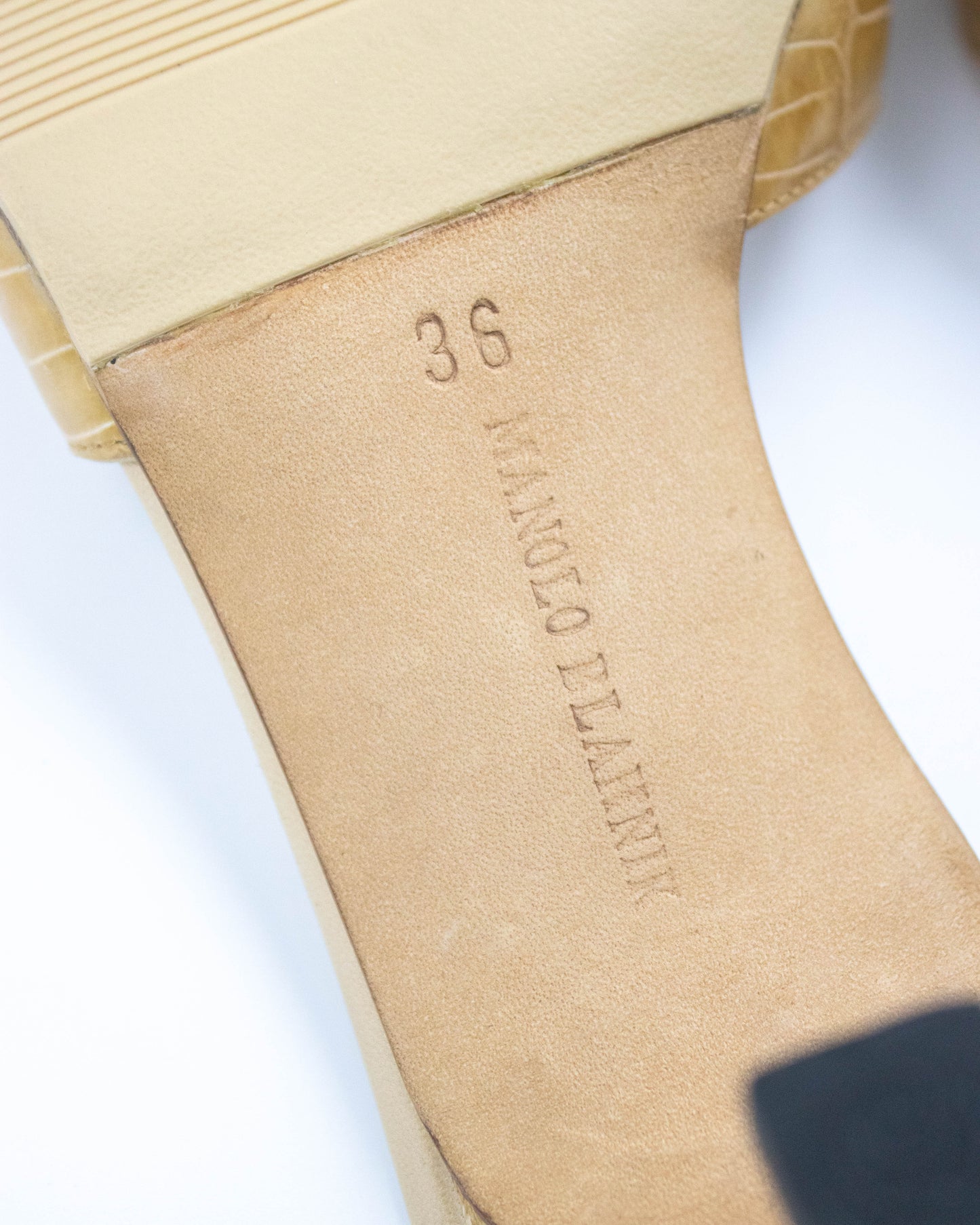 Vintage Manolo Blahnik Callamu Beige Croc Leather Kitten Heel Mules / 36 (US 6)