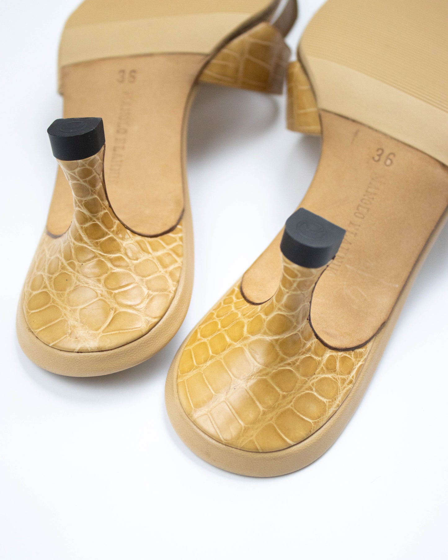 Vintage Manolo Blahnik Callamu Beige Croc Leather Kitten Heel Mules / 36 (US 6)