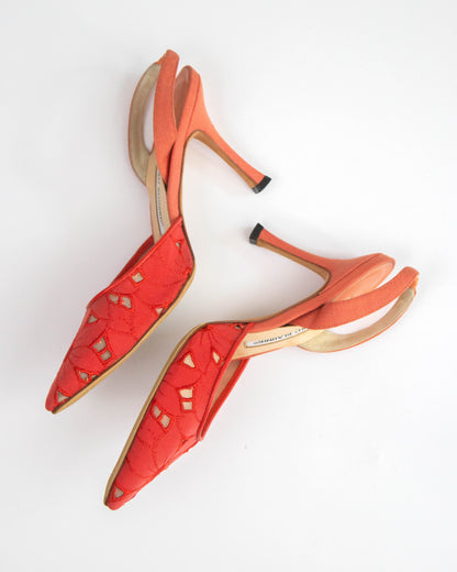 Vintage Manolo Blahnik Carolyne Coral Flower Embroidered Heels / 37 (US 7)