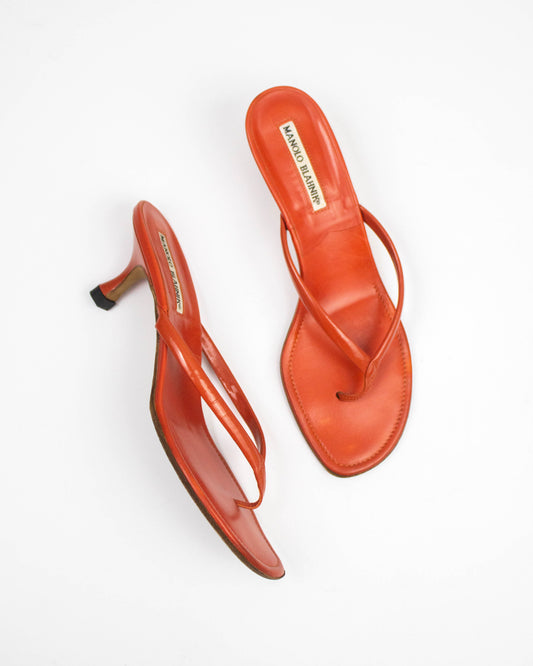 Vintage Manolo Blahnik Coral Thong Kitten Heel Mules / 38 (US 8)