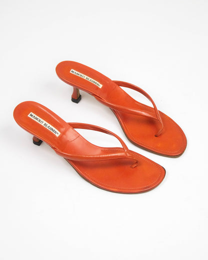 Vintage Manolo Blahnik Coral Thong Kitten Heel Mules / 38 (US 8)