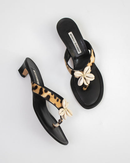 Vintage Manolo Blahnik Leopard Print Thong Mules Seashell Detail / 38.5 (US 8.5)