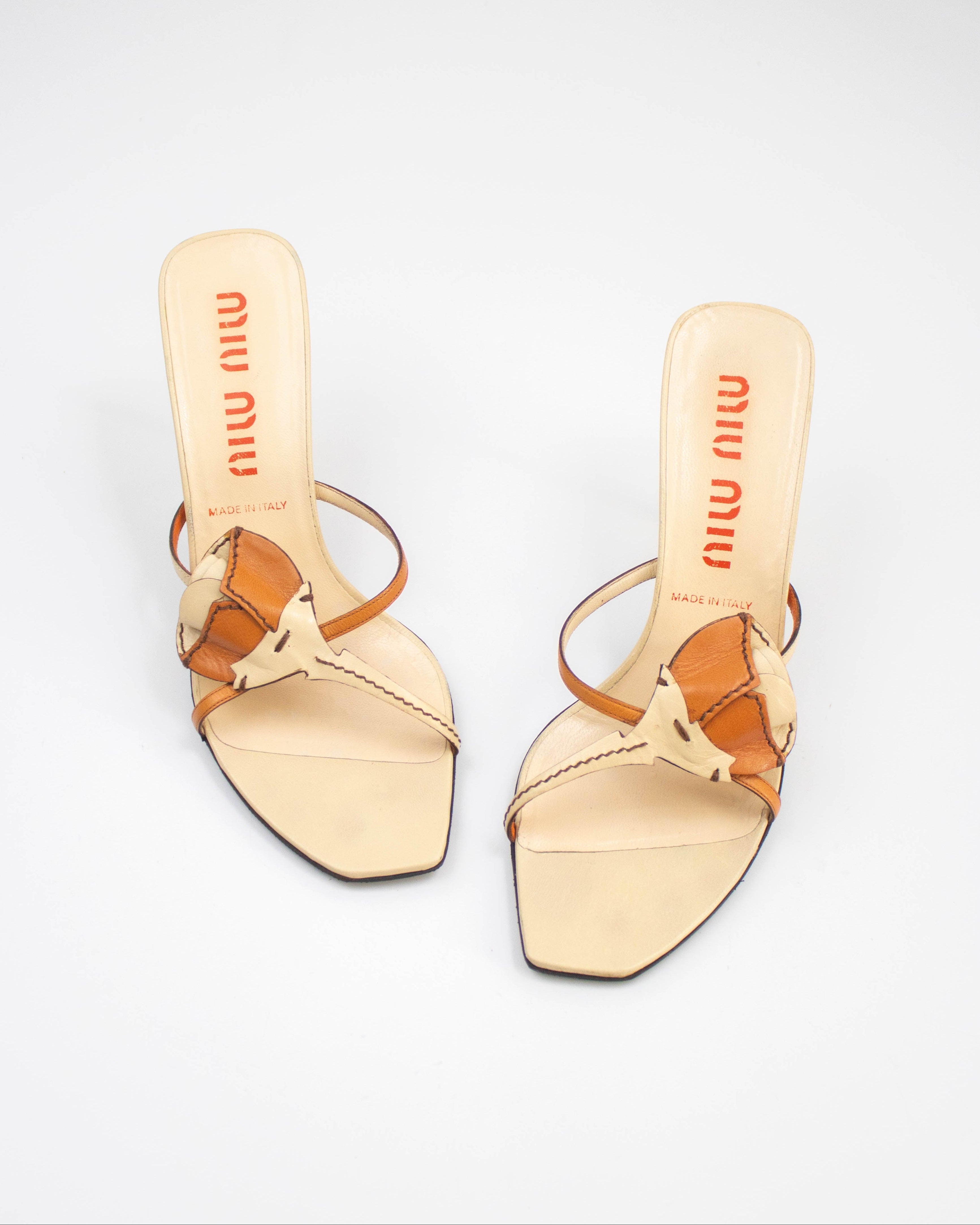 Miu Miu デニム フラワー装飾 ミュール 38 Vintage Miu Miu Flower Applique Mule Heels / 38 (US 8) – tseskarb
