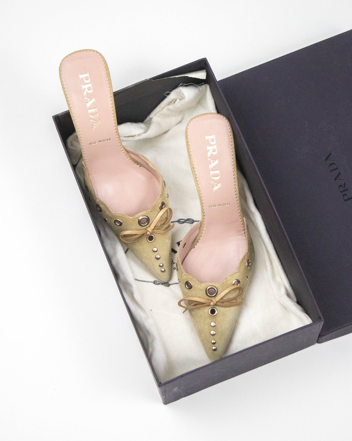 Vintage Prada Iconic Beige Suede Eyelet Bow Mule Heels / 35.5 (US 5.5)