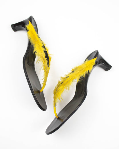 Vintage S/S 1999 Gucci Runway Yellow Feather Thong Mules / 36 (US 6)