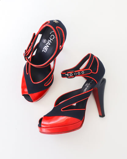 Vintage S/S 2008 Chanel Blue Red Open Toe Patent Leather Runway Heels / 37 (US 7)