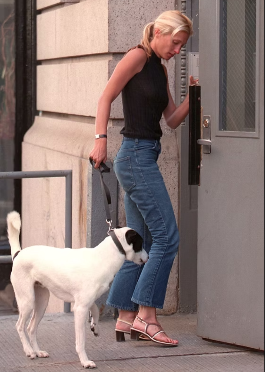 Vintage Prada Leather Flat Sandals As seen on Carolyn Bessette Kennedy / 34.5 (US 4.5)