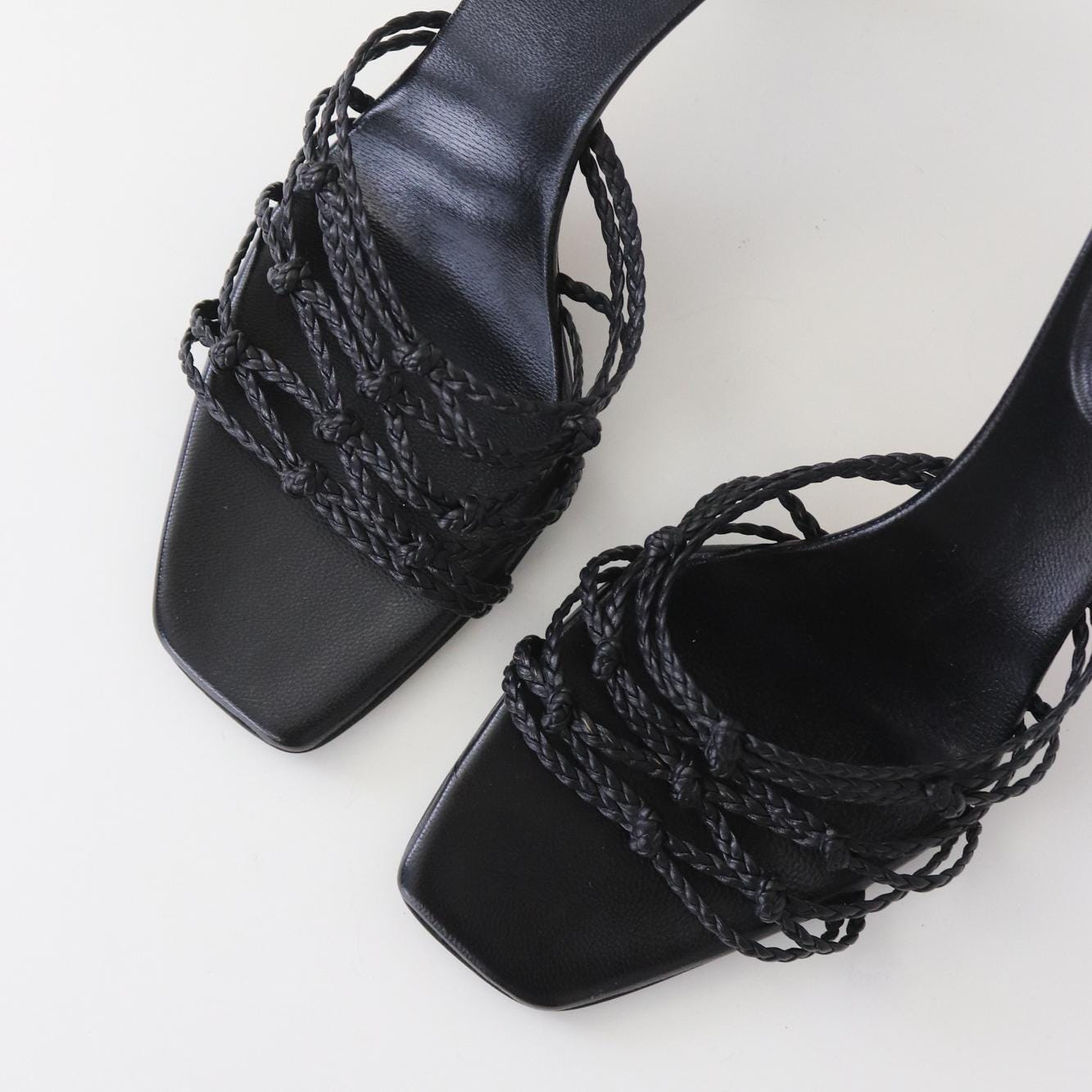 Vintage F/W 2002 Gucci by Tom Ford Black Braided Leather Mules / 35.5 (US 5.5)